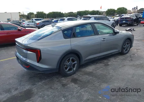 2025 Kia K4 Lxs из США, поврежденный, VIN 3KPFT4DE2SE039178